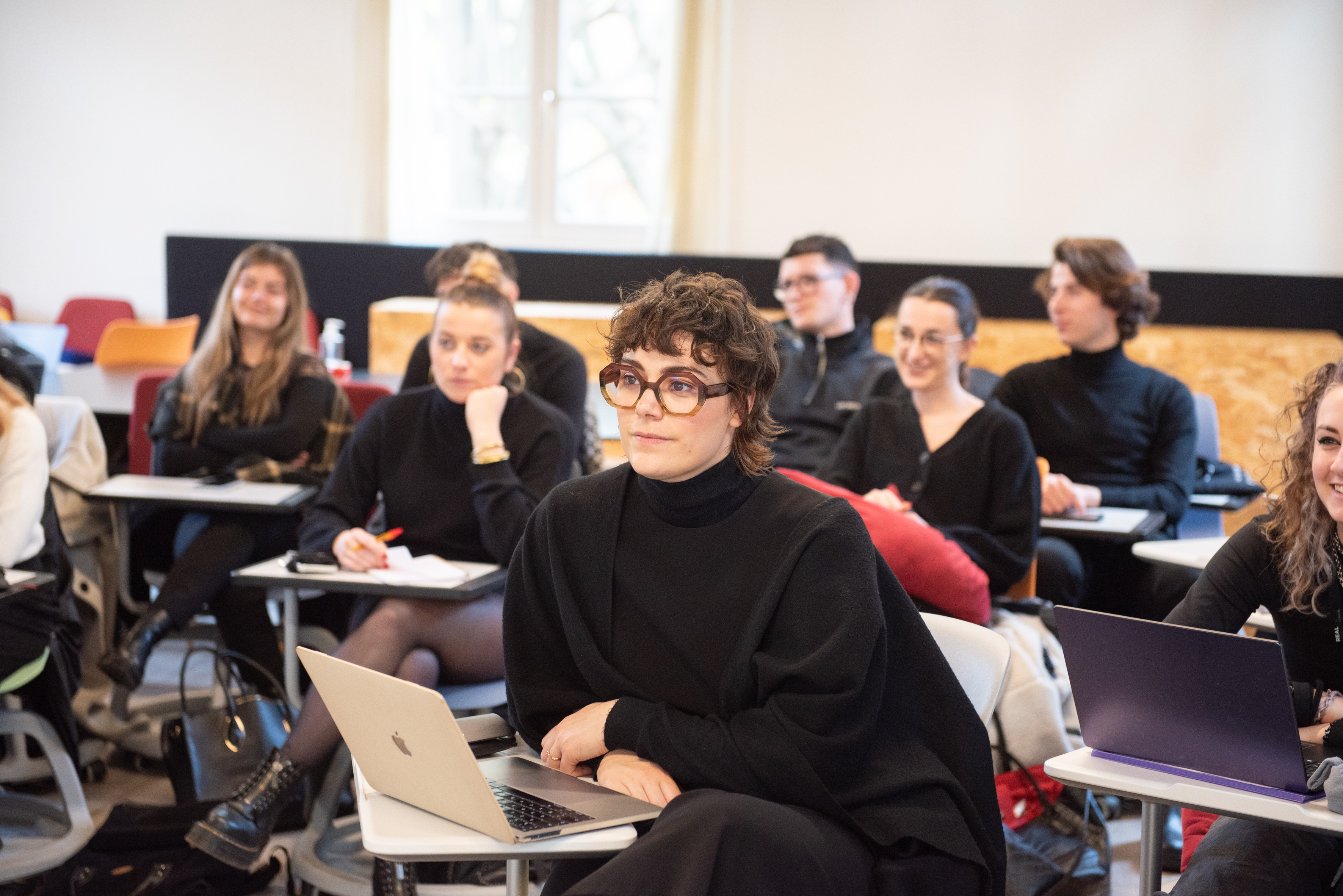 étudiante en cours d'entrepreneuriat 