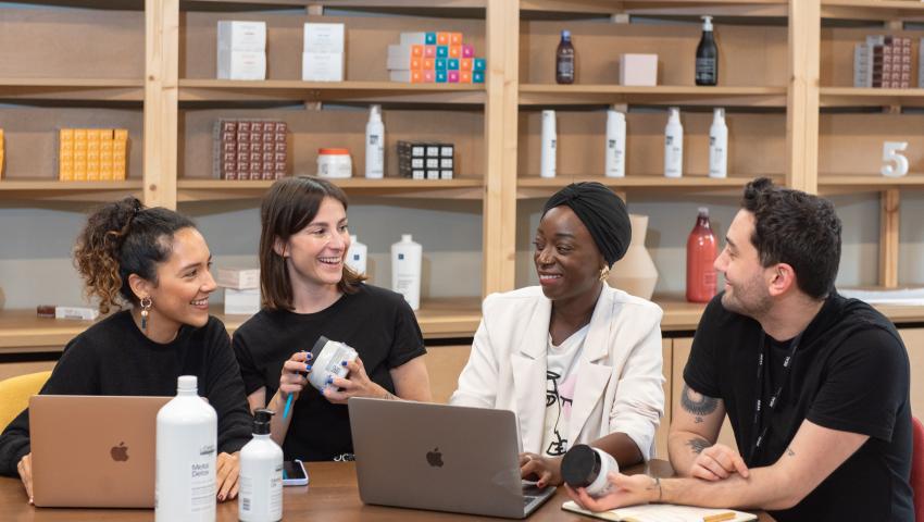 Etudiants REAL Campus - travail en groupe